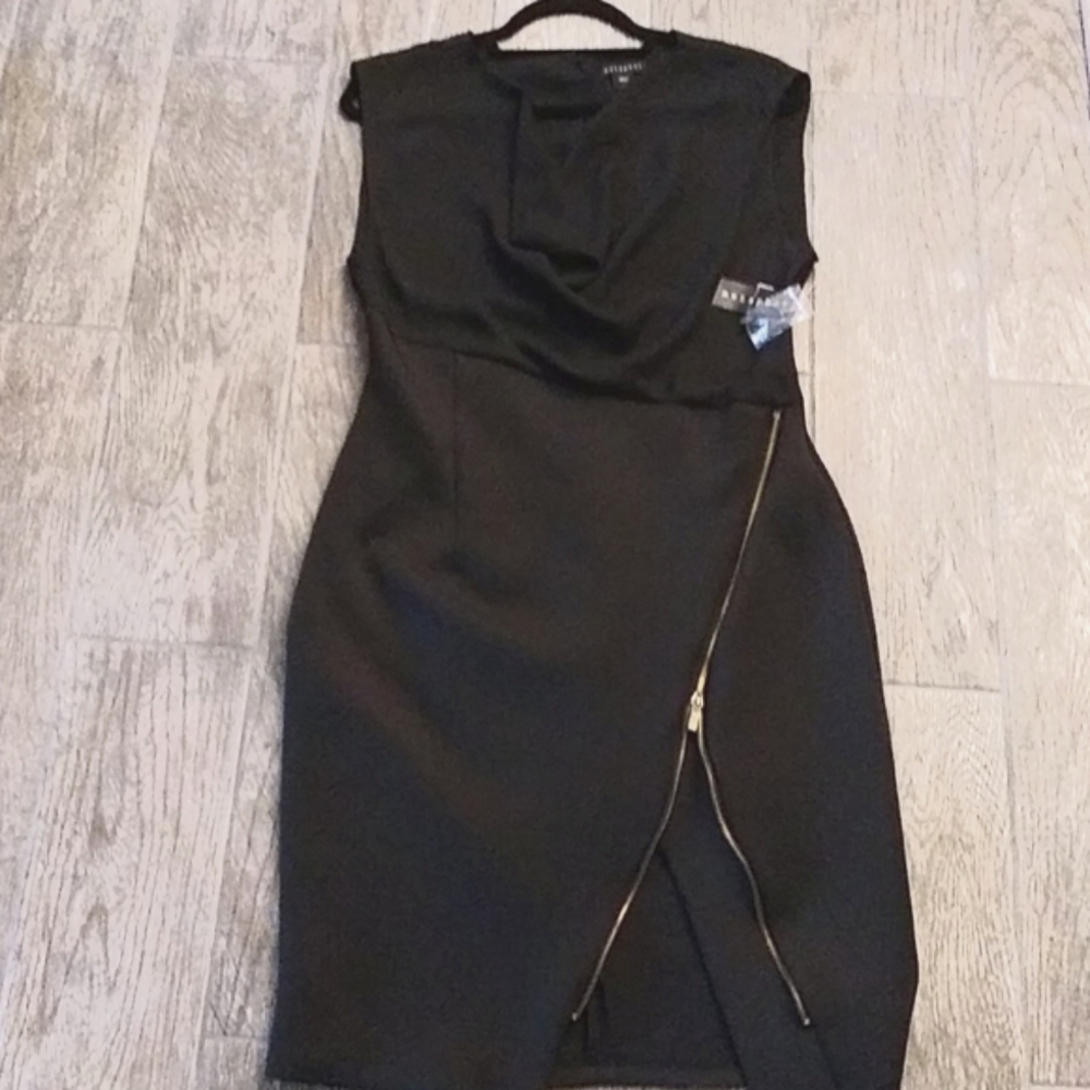 Metaphorl Sexy Cowl-neck, Black Dress, Front Zipper, Back Keyhole/ Zipper L
